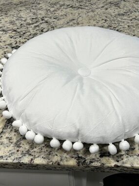Mainstay Round White Pom Trim Accent Pillow